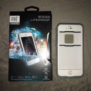 White LifeProof case iphone 6/6S